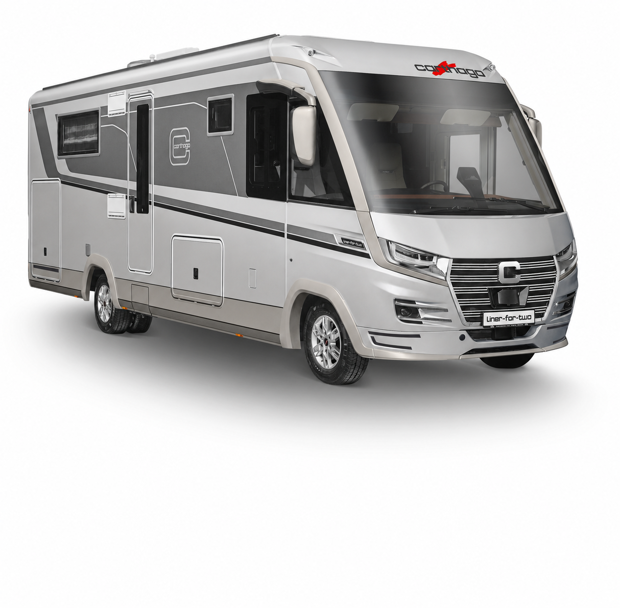 Carthago liner for two, vollintegriertes Wohnmobil in Silber, Schrägansicht von vorne